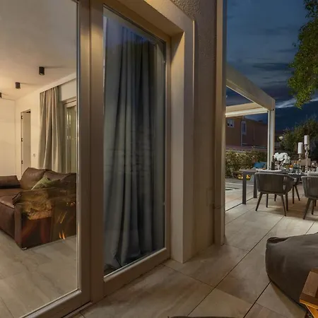 Arca, Sea View/sauna/open/closed/heated Pool فيلة *